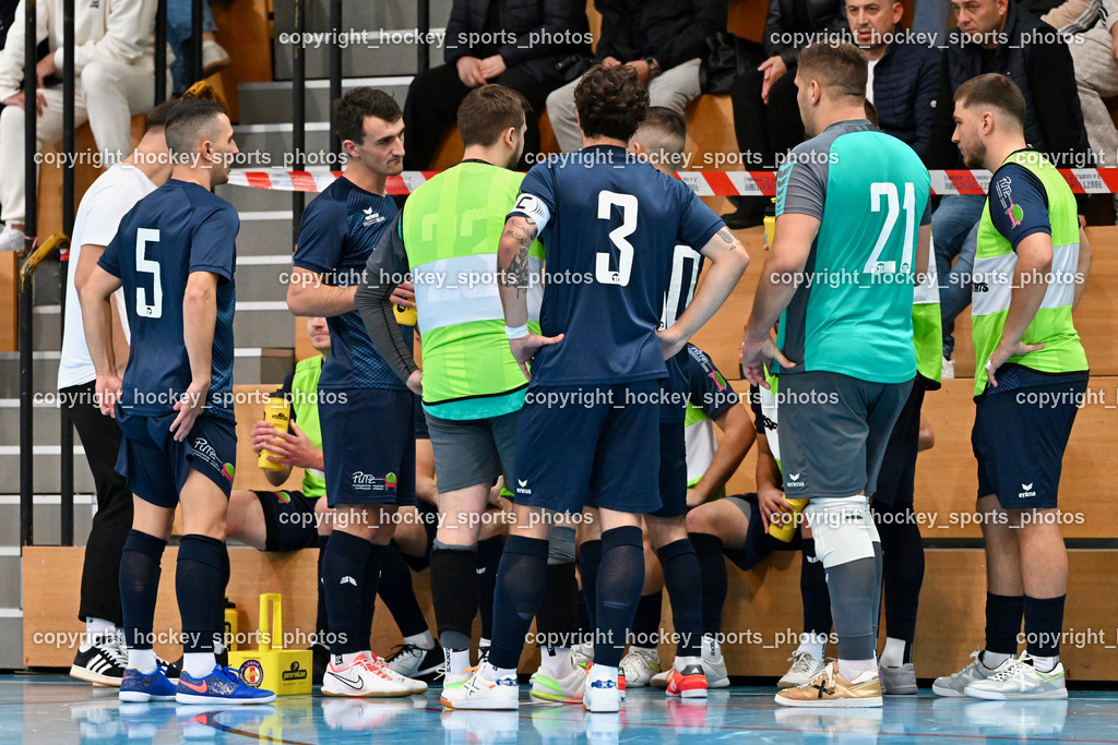 Carinthia Flamengo Futsal Club vs. LPSV-K | LPSV-K Mannschaft, #5 Amir Beganovic LPSV-K, #14 Enis Musanovic LPSV-K, #3 Nemanja Lukic LPSV-K, #21 Alan Halilovic LPSV-K, Carinthia Flamengo Futsal Club vs. LPSV-K, Carinthia Flamengo Futsal Club vs. LPSV-K am 03.11.2024 in Klagenfurt (Ballspielhalle Viktring), Austria, (Photo by Bernd Stefan)