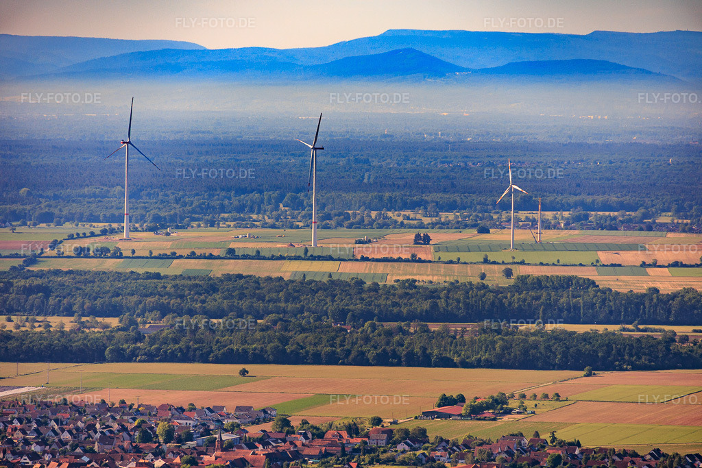 Luftbild: Abriss der vier Altanlagen (GE 1.5) aus 2004 nach Repowering des Windpark Minfeld aus Norden in Minfeld im Bundesland Rheinland-Pfalz in Deutschland.Foto: IMG_156919.jpg vom 23.05.2026 durch Werner Riehm/FLY-FOTO.deAuflösung des Originals: 6000 x 4000 pxJUWI Windparks - JUWI
