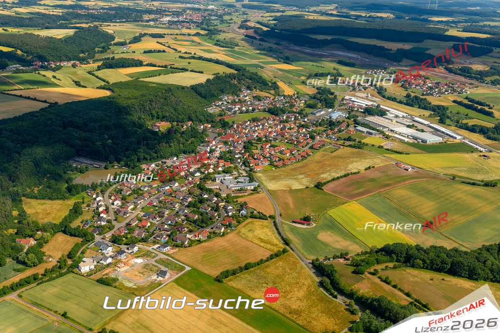 Das Luftbild zeigt : Aschbach Schlüsselfeld - Die Luftaufnahme wurde 2023 vom UL-Flugzeug aus erstellt ( keine Drohne ) - Hochauflösende Luftaufnahme - Für grossformatige Ausdrucke geeignet. Die Geschenkidee !Mit Lizenz und Bildrechte bestellbar