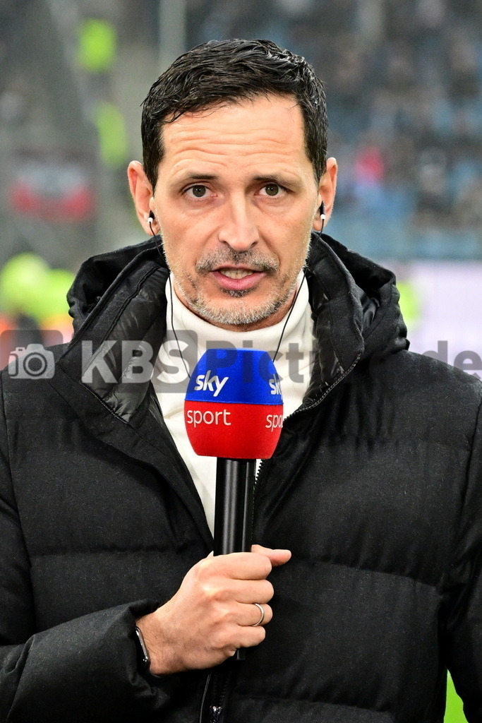 KBS Picture_HSV-Frankfurt_022 | Toppmoeller Dino Trainer (Eintr. Frankfurt) ,Sportplatz :  Volksparkstadion, - Realisiert mit Pictrs.com