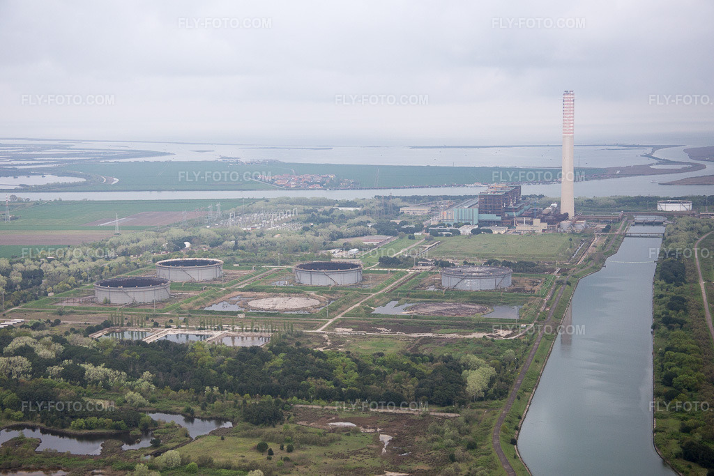 Aerial view: ENEL Central in Case Ocaro in the state Veneto, Italy.Photo: IMG_087668.jpg taken on 04/09/2016 by Werner Riehm/FLY-FOTO.comResolution of the original: 5472 x 3648 px