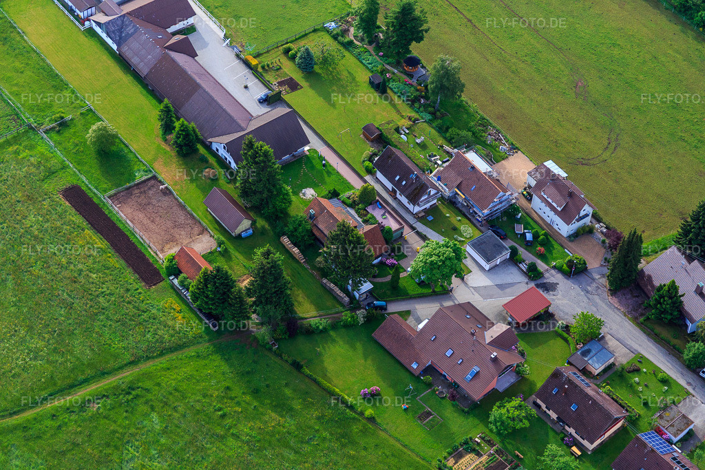 Luftbild: Gestüt Dobel in Dobel im Bundesland Baden-Württemberg in Deutschland. – Foto: IMG_079836.jpg vom 31.05.2015 durch Werner Riehm/FLY-FOTO.de – Auflösung des Originals: 5472 x 3648 px – Gestüt Dobel - Heimatgestüt von Olympiasiegern & Weltmeistern