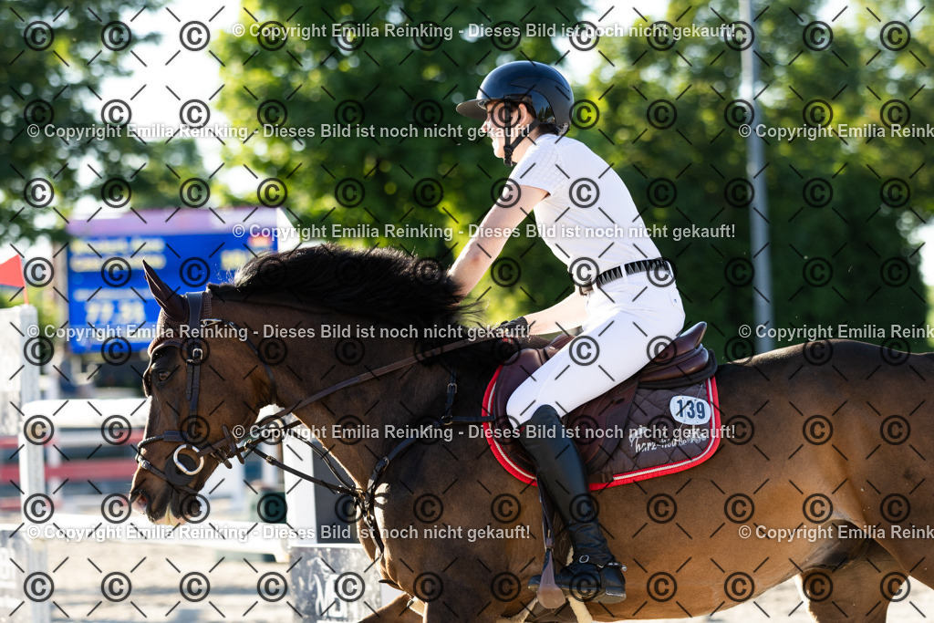CL5A4116 | Emilia Reinking Fotografie - Realisiert mit Pictrs.com