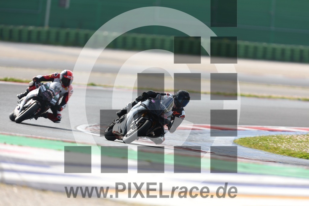 0082-20260403_03141 | Schöne Erinnerungen an spannende Momente - das festzuhalten ist unser Job. PIXELrace.de ist seit 2003 auf den Rennstrecken Europas unterwegs um die Action draußen beim Fahren und die wunderbare Stimmung imm Fahrerlager für euch einzufangen.