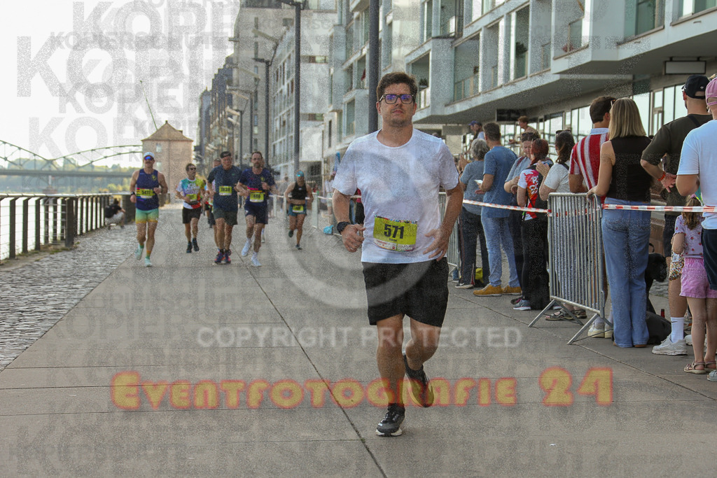 250920_1446_EX1_7523 | Sportfotografie im Rhein-Sieg Kreis, Köln, Bonn, NRW, Rheinland Pfalz, Hessen, etc. Unser Tätigkeitsfeld umfasst den Laufsport vom Volkslauf über den Marathon, Duathlon, Triathon bis zum Ultralauf wie Kölnpfad Ultra oder Schindertrail.