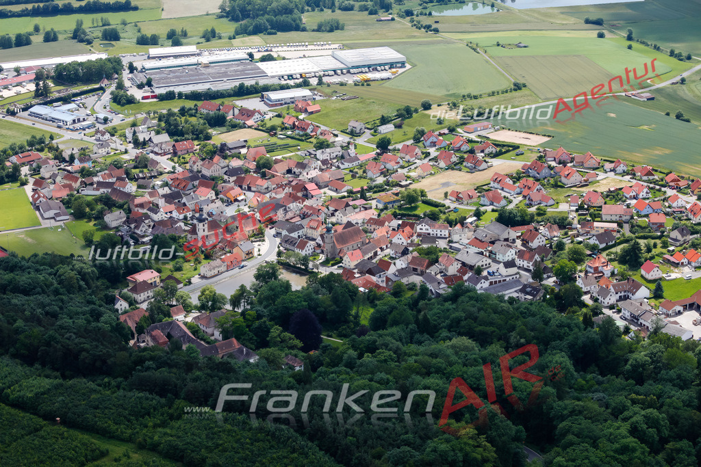 Luftbild von Aschbach Schluesselfeld - Luftaufnahme wurde 2010 von https://frankenair.de mittels Flugzeug (keine Drohne) erstellt - die Geschenkidee