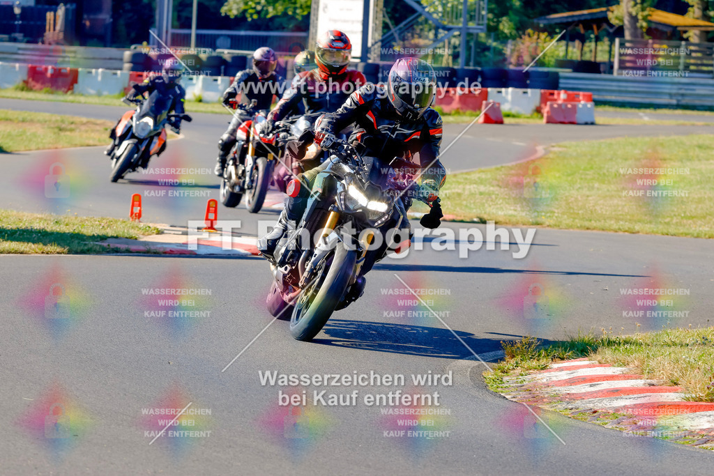 _MOT5230 | Hier findet Ihr Bilder von Touristenfahrten auf der Nürburgring Nordschleife oder von anderen Veranstaltungen die ich besucht habe. Viel Spass beim Durch Schauen 