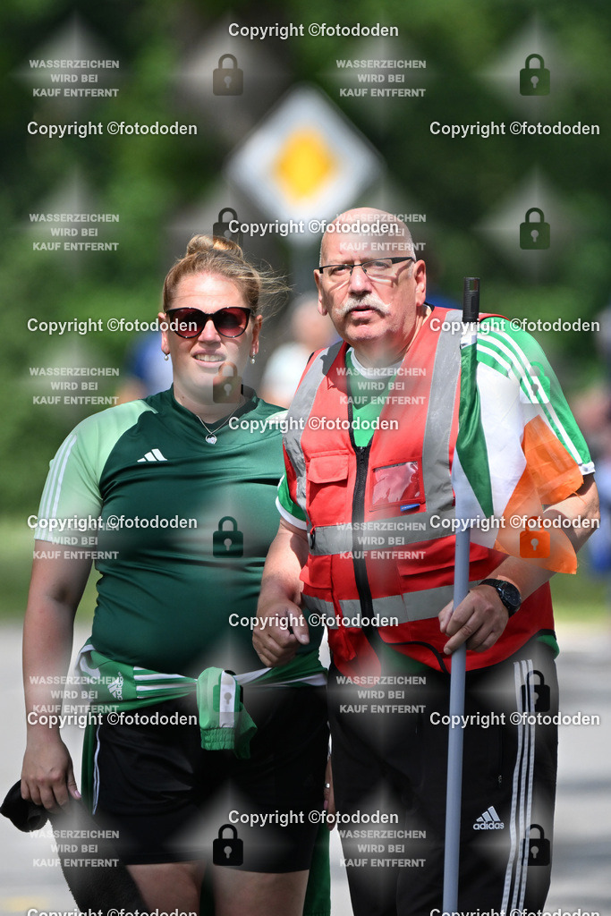 DSC_1482 | Anke Klöpper / Südarle / NOR mit ihrem Vater und Bahnanweiser