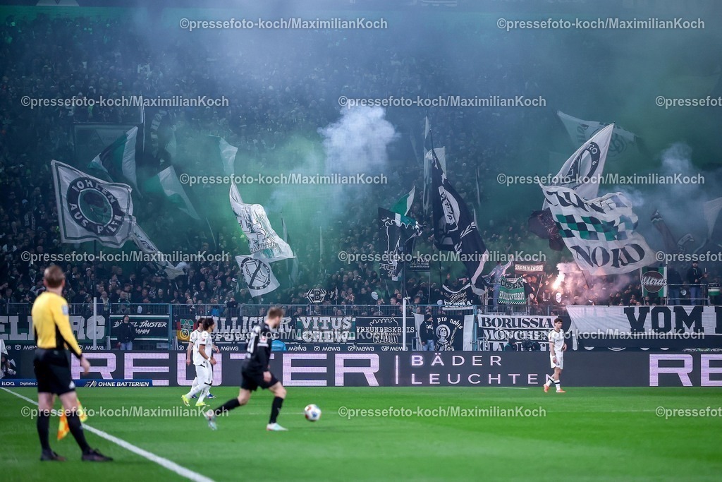 BMG13032601003 | 13.03.2026, Fußball, Borussia Mönchengladbach - FC St. Pauli, 1. Fußball Bundesliga, 26.Spieltag, Borussia-Park, Saison 2025 2026: Die Fans auf der Tribüne zünden Pyrotechnik - Dichter Rauch und Nebel führt zu einer Spielverzögerung, es kommt zu einer verspätung beim Anpfiff  DFB regulations prohibit any use of photographs as image sequences and or quasi-video.