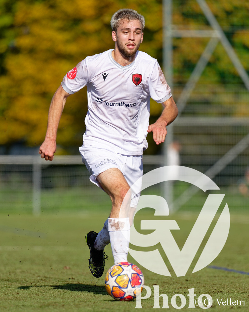 2eme ligue - FC Veyrier - FC Kosova |  durant le match de 2eme ligue entre FC Veyrier et FC Kosova au Stade du Grand-Donzel à Veyrier, Suisse