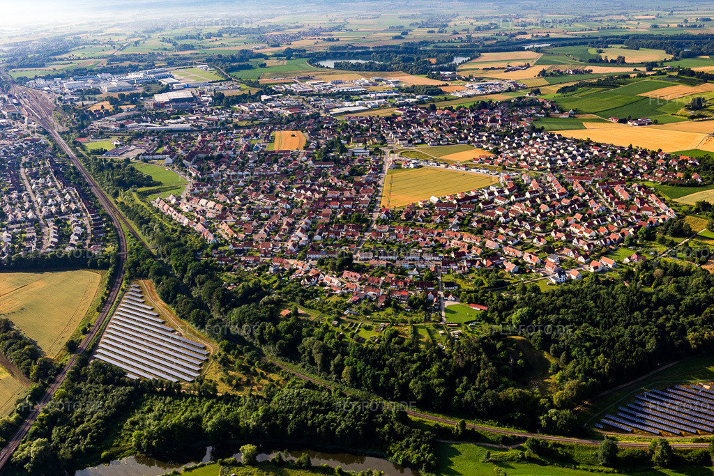 Luftbild: Riedlingen, Rambergsiedlung im Ortsteil Riedlingen in Donauwörth im Bundesland Bayern in Deutschland. Foto: IMG_101670.jpg vom 08.07.2017 durch Werner Riehm/FLY-FOTO.de