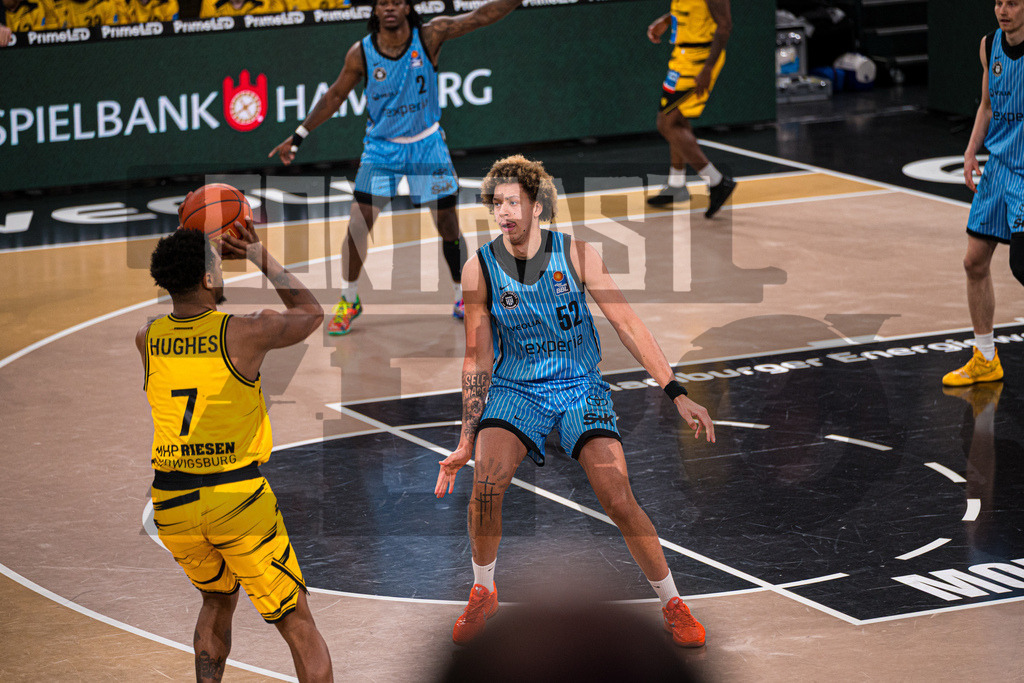 Basketball I Herren I Bundesliga I Saison 2025/2026 I 8. Spieltag I Veolia Towers Hamburg - MHP Riesen Ludwigsburg | CONTRAST ZERØ MEDIA - Realisiert mit Pictrs.com