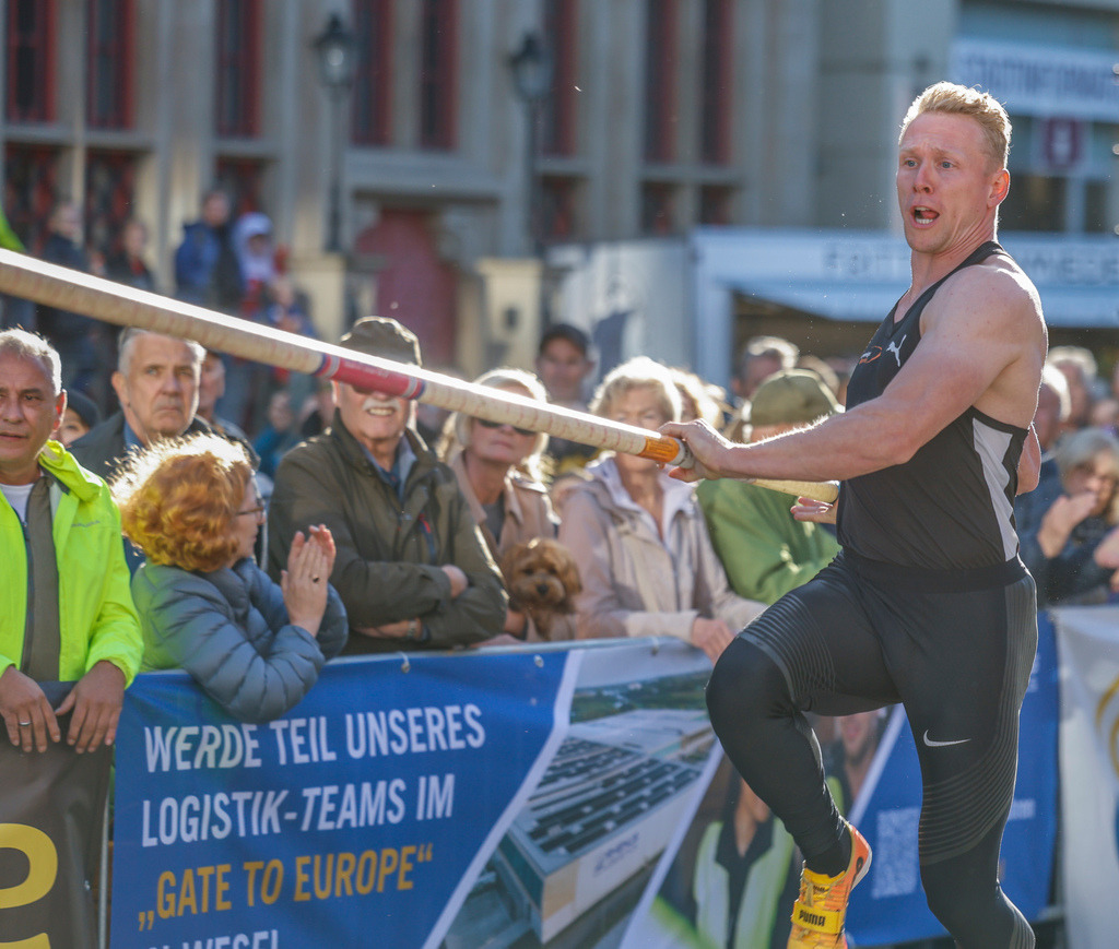 top-top.de 240913-145 | Foto, Video, Fotografie, Videografie, Fotobox, DJ, Discjockey, Musik, Musikbox, Veranstaltung, Photobooth, Amazon, Ebay, Buchtipp, Bestseller, Autor, Verlag, Buch, Wesel, Hamminkeln, NRW, Dinslaken, Rees, Drohne, Hochzeit, Party, Fotobox, Wesel, Fotograf