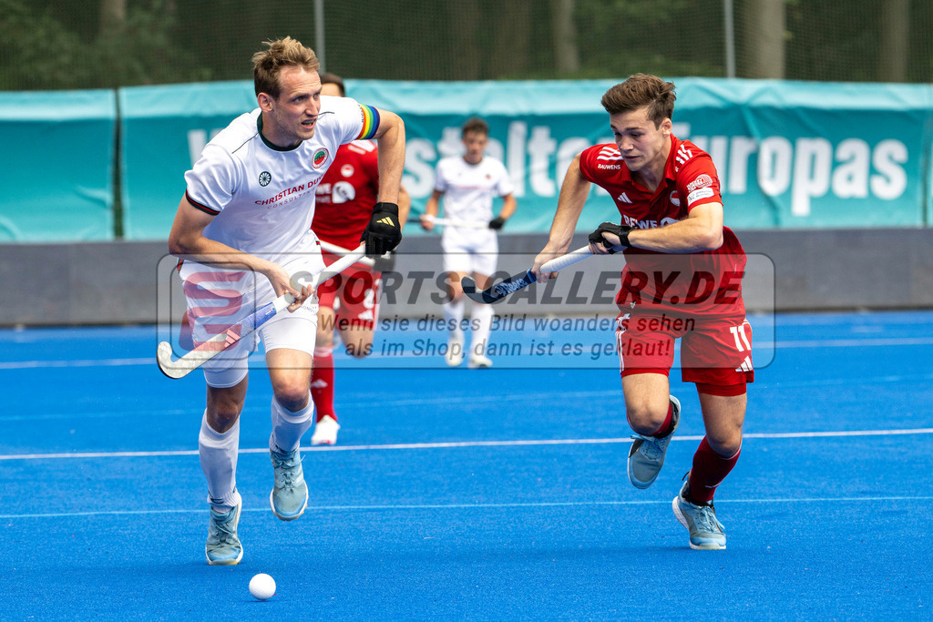 Final4_20250601-1539-Z09_4790 | Krefeld, Deutschland, 01.06.2025:  Feldhockey Final4 2025 – „Deutsche Feldhockey-Meisterschaften 2025“ Crefelder HTC - Rot-Weiss Köln (Finale Herren) im Gerd-Wellen-Hockeyanlage am 01.06.2025 in Krefeld, Deutschland. (Foto von Kramhöller/Fehrmann/Kaste)Krefeld, Germany, 01.06.2025: Feldhockey Final4 2025 – „Deutsche Feldhockey-Meisterschaften 2025“ Harvestehuder HTC - Düsseldorfer HC (Finale Damen) in Gerd-Wellen-Hockeyanlage at 01.06.2025 in Krefeld, Deutschland. (Foto from Kramhöller/Fehrmann/Kaste)