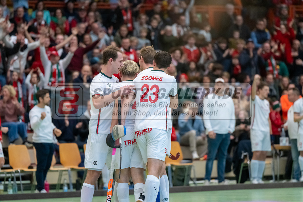 HK_20250118_101812 | 1/4 Finale 1. Bundesliga Halle Herren Crefelder HTC - Zehlendorfer Wespen am 18.1.2025 Halle Glockenspitz, Krefeld , Linus Michler ( Crefelder HTC #7 ) , LangHeinrich Finn ( Crefelder HTC #22 ) , Niklas Wellen ( Crefelder HTC 10 ) , Boomes Anton ( Crefelder HTC #23 )