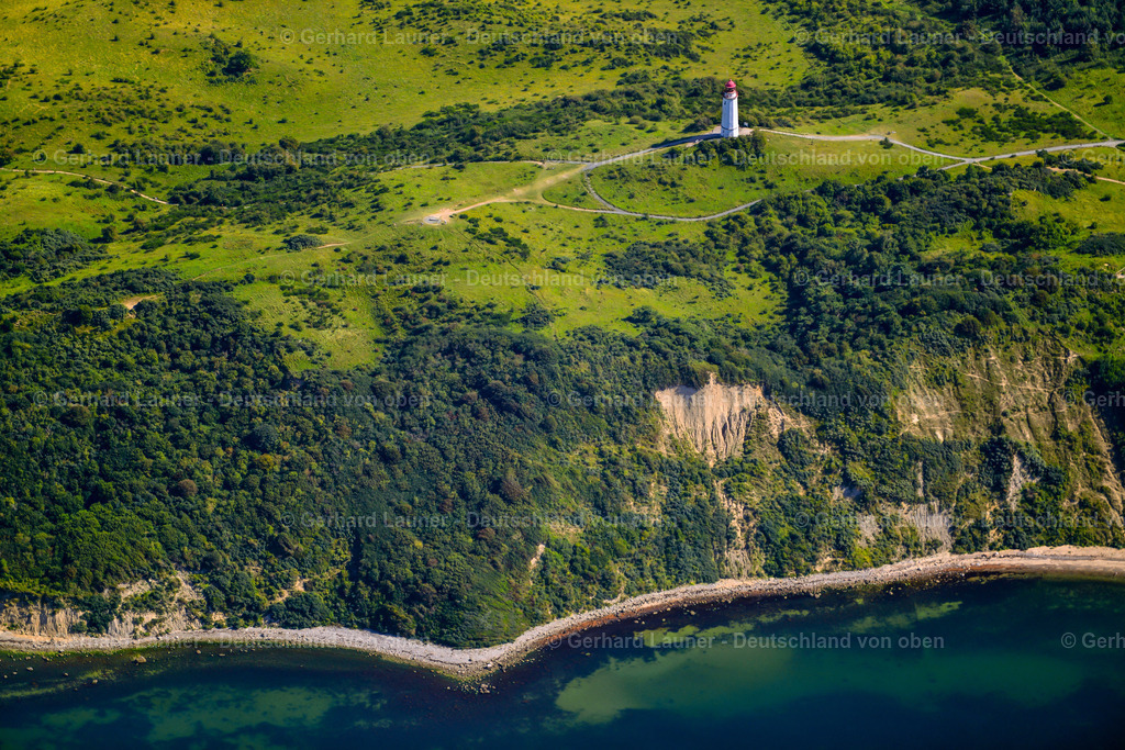 3638020 | Leuchtturm Dornbusch, INSEL HIDDENSEE 08.09.2021 Leuchtturm als historisches Seefahrtszeichen im Dornbuschwald der Insel Hiddensee im Bundesland Mecklenburg-Vorpommern, Deutschland. // Lighthouse as a historic seafaring character Im Dornbuschwald on island Insel Hiddensee in the state Mecklenburg - Western Pomerania, Germany. Foto: Gerhard Launer