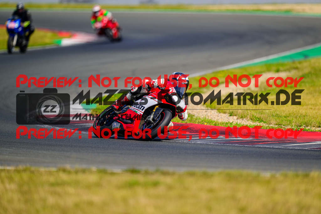 MaZZes_FotoMatrix_240725_6007705_9654 | ROT