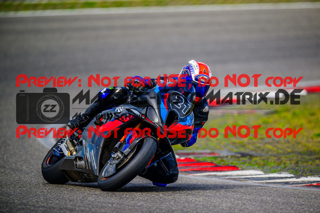 MaZZes_FotoMatrix_240911_6007705_4879 | GELB