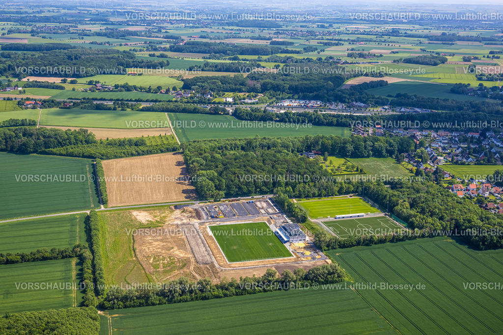 Hamm220504140 | Luftbild, Baustelle und Neubau Westfalia Sportpark, Sportplatz und Vereinszentrum Westfalia Rhynern mit integrierter Sport-Kindertagesstätte, An der Lohschule, Rhynern, Hamm, Ruhrgebiet, Nordrhein-Westfalen, Deutschland