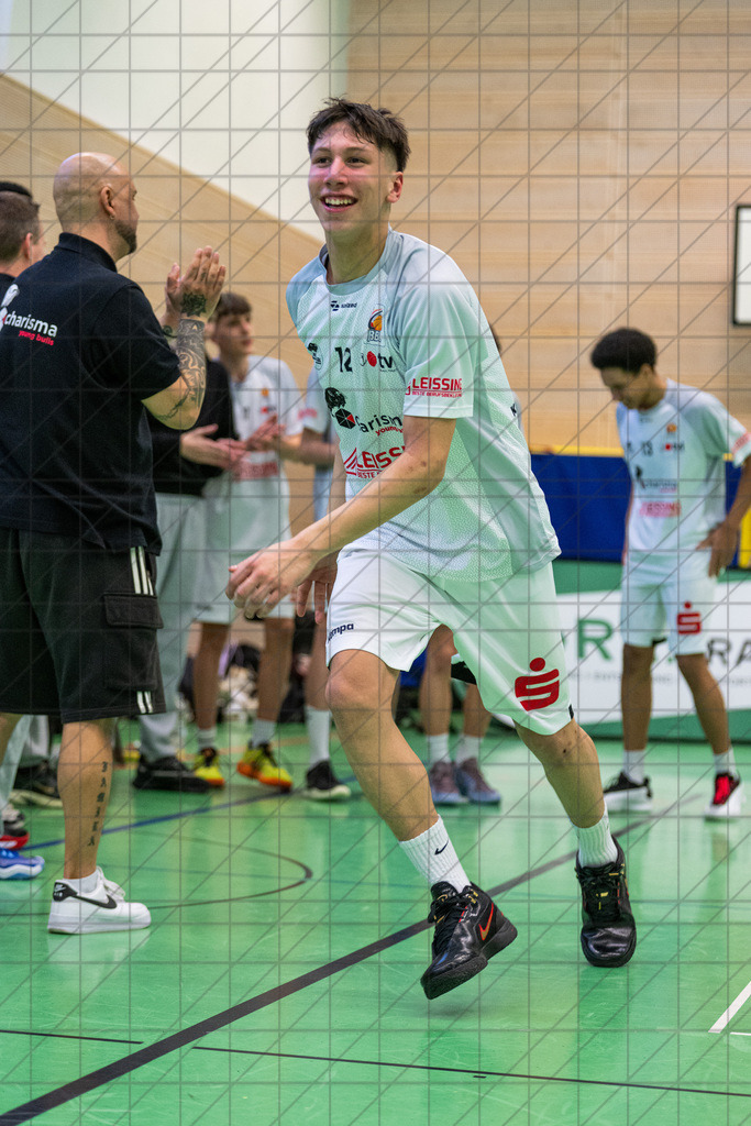 JBBL 24/25 | 21.03.2025 | Charisma Young Bulls vs. Mitteldeutsche Basketball Akademy | JBBL 24/25 | 21.03.2025 | Charisma Young Bulls vs. Mitteldeutsche Basketball Akademy | 1. Runde PlayOffs Gruppe Nord, 2. Spiel - - - - - CREDIT, www.bullenfotos.de, Martin König, Hörner Weg 40, D-49078 Osnabrück, +4917663732967, Nutzung und Weitergabe nur zu den vereinbarten Zwecken. Presseanfragen an Urheber. Alle Rechte beim Urheber. - - - - - - Realisiert mit Pictrs.com