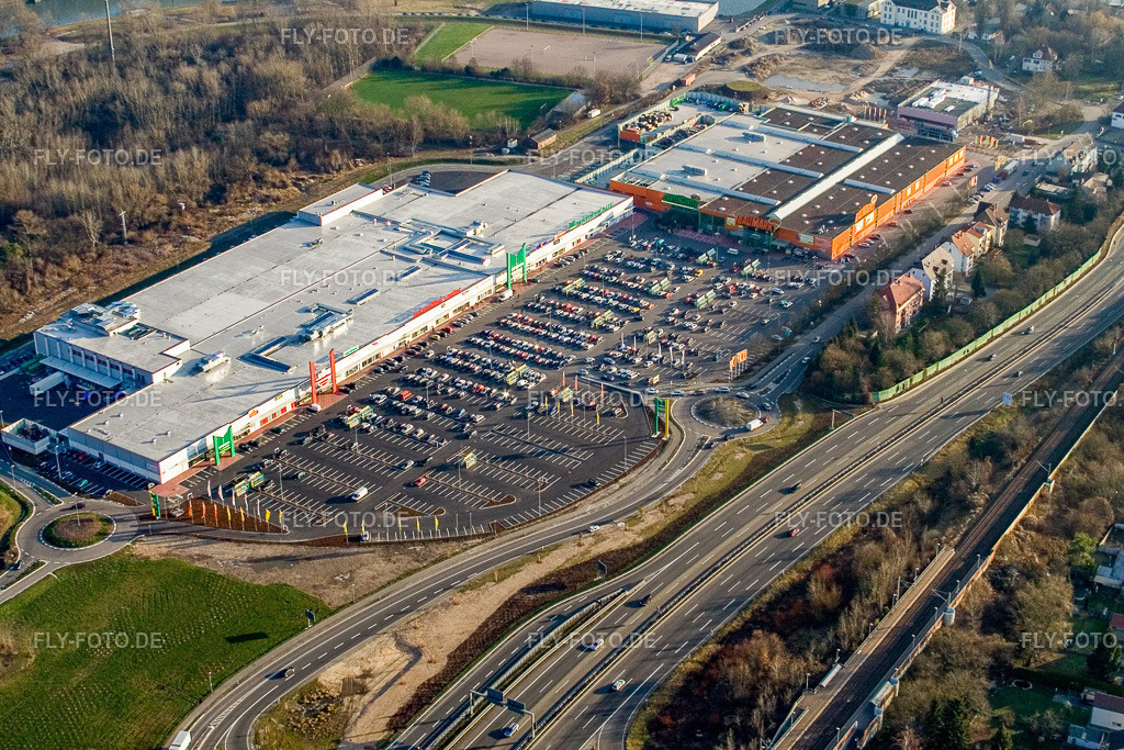 Martktauf im Maximilian Center | Luftbild: Martktauf im Maximilian Center im Ortsteil Maximiliansau in Wörth im Bundesland Rheinland-Pfalz in Deutschland. Foto: IMG_9076.jpg vom 15.12.2007 durch Werner Riehm/FLY-FOTO.de - Realisiert mit Pictrs.com