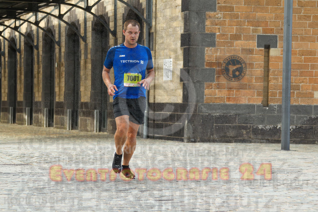 250920_1514_EV4_8291 | Sportfotografie im Rhein-Sieg Kreis, Köln, Bonn, NRW, Rheinland Pfalz, Hessen, etc. Unser Tätigkeitsfeld umfasst den Laufsport vom Volkslauf über den Marathon, Duathlon, Triathon bis zum Ultralauf wie Kölnpfad Ultra oder Schindertrail.