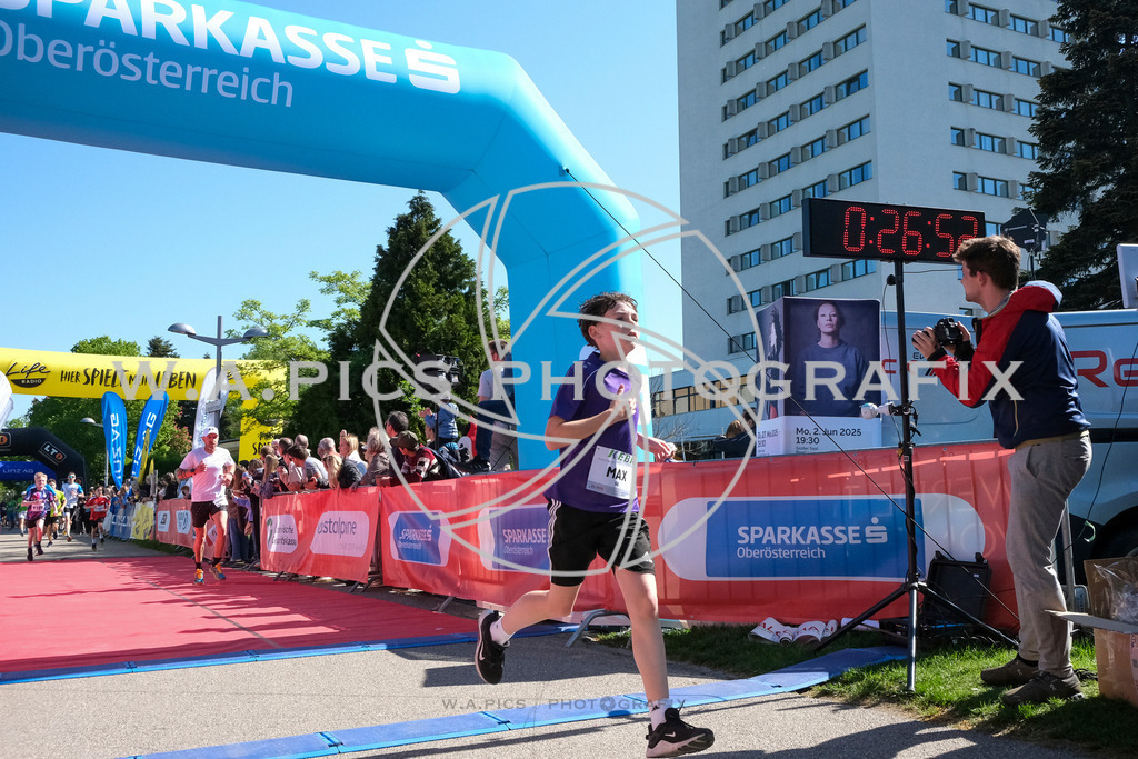 ..... | LINZ,AUSTRIA,27.April 24, Int. 3 Brückenlauf Linz  , Image shows: Photo: WAPICS / Michael ring