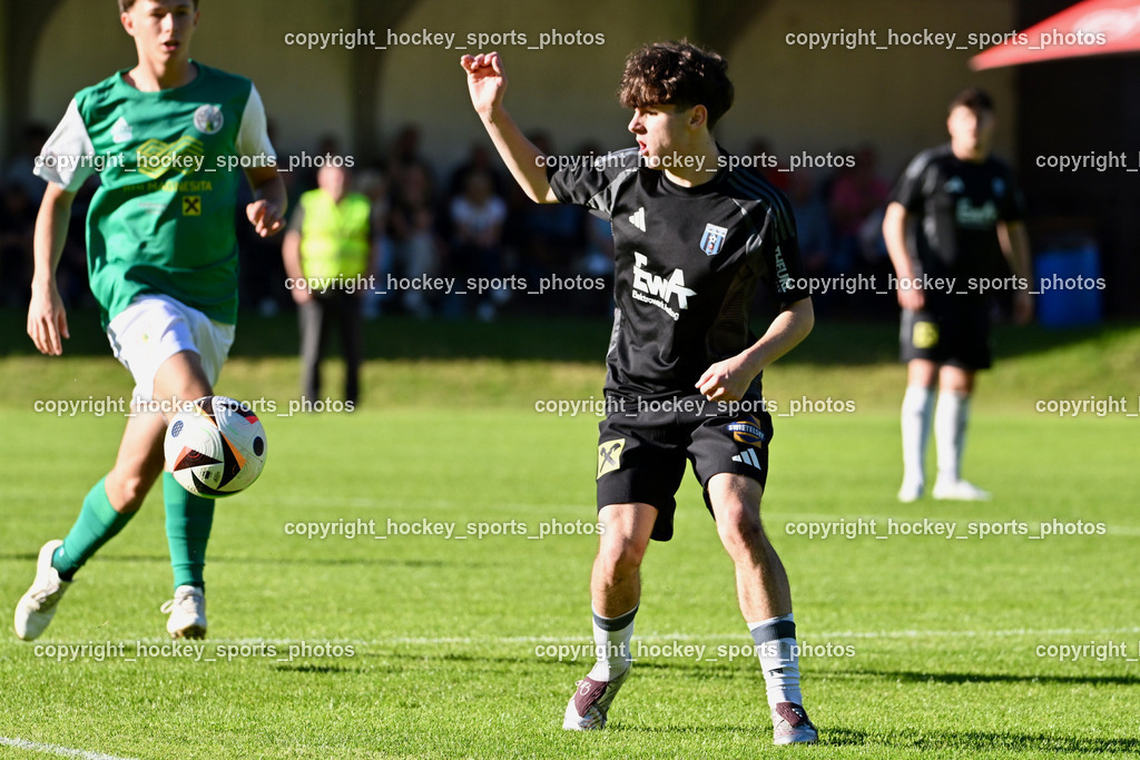 WSG Radenthein vs. URC Thal Assling | #6 Simon Hinteregger WSG Radenthein, #22 Samuel Stephan Schönegger URC Thal Assling, WSG Radenthein vs. URC Thal Assling, WSG Radenthein vs. URC Thal Assling am 30.05.2025 in Radenthein (Sportplatz Radenthein), Austria, (Photo by Bernd Stefan)