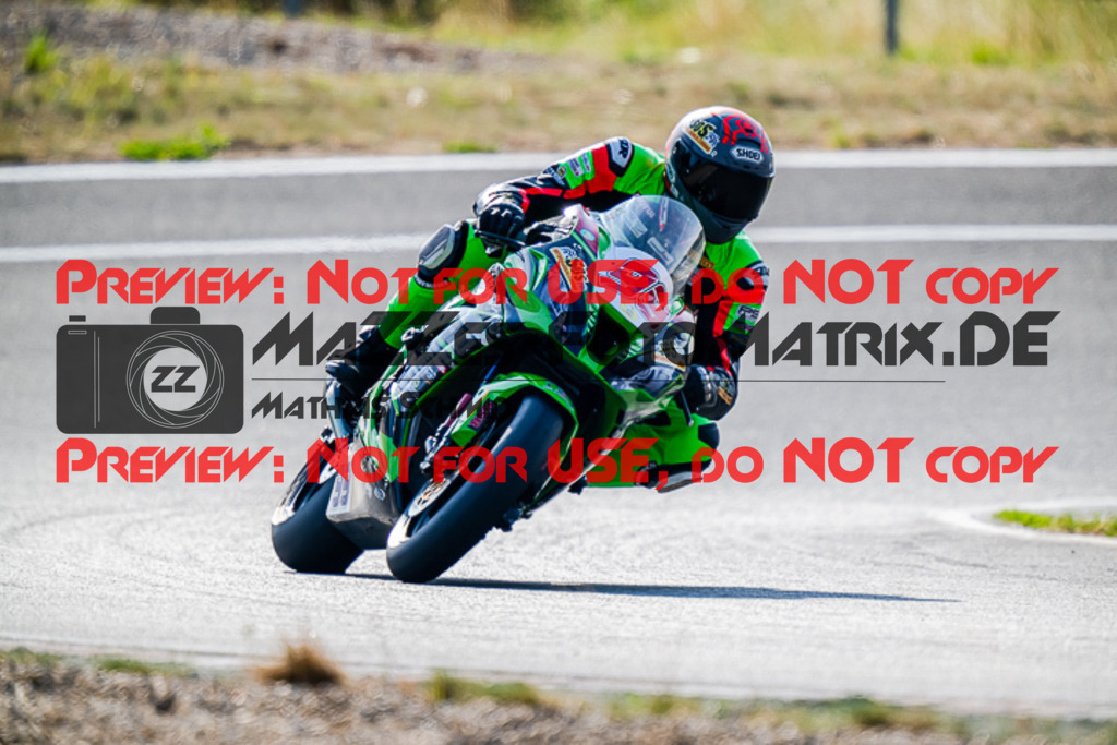 MaZZes_FotoMatrix_220722_0154 | PRO SUPERSTOCK