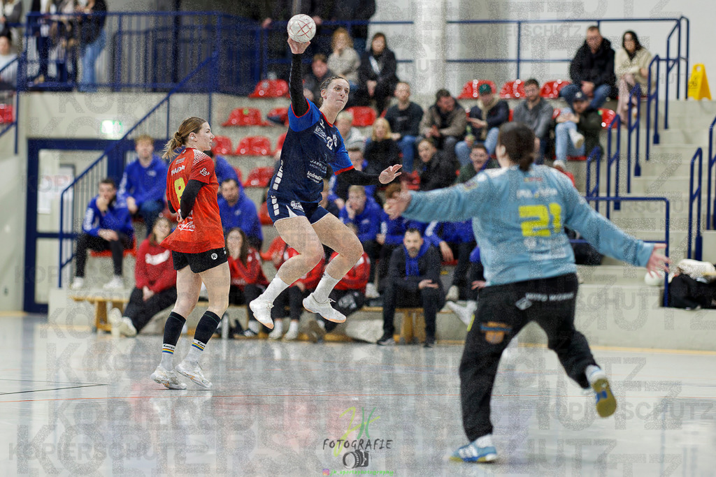 Frauen Regionalliga (HHV); HSG Wettenberg - TV Hüttenberg | Frauen Regionalliga (HHV); HSG Wettenberg - TV Hüttenberg am 06.12.2025 in Launsbach (Wettenberg) (Halle GS Launsbach (Wettenberg))Photo © 2025 - Jörg Heinrich - Realisiert mit Pictrs.com