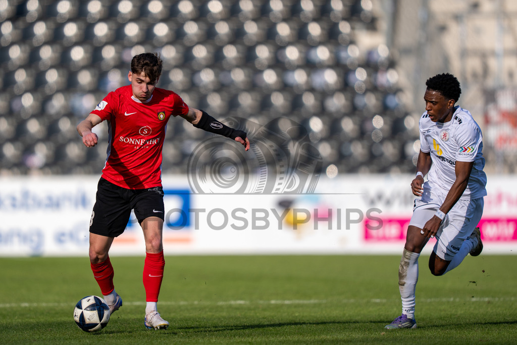 SG Sonnenhof Großaspach vs. KSV Hessen Kassel, Fussball, Regionalliga Südwest, 23. Spieltag, Saison 2025/2026, 07.03.2026 | Elias Rahn (SG Sonnenhof Großaspach, #08),SG Sonnenhof Großaspach vs. KSV Hessen Kassel, Fussball, Regionalliga Südwest, 23. Spieltag, Saison 2025/2026, 07.03.2026Foto: photosbyphips/Philip Ziegler