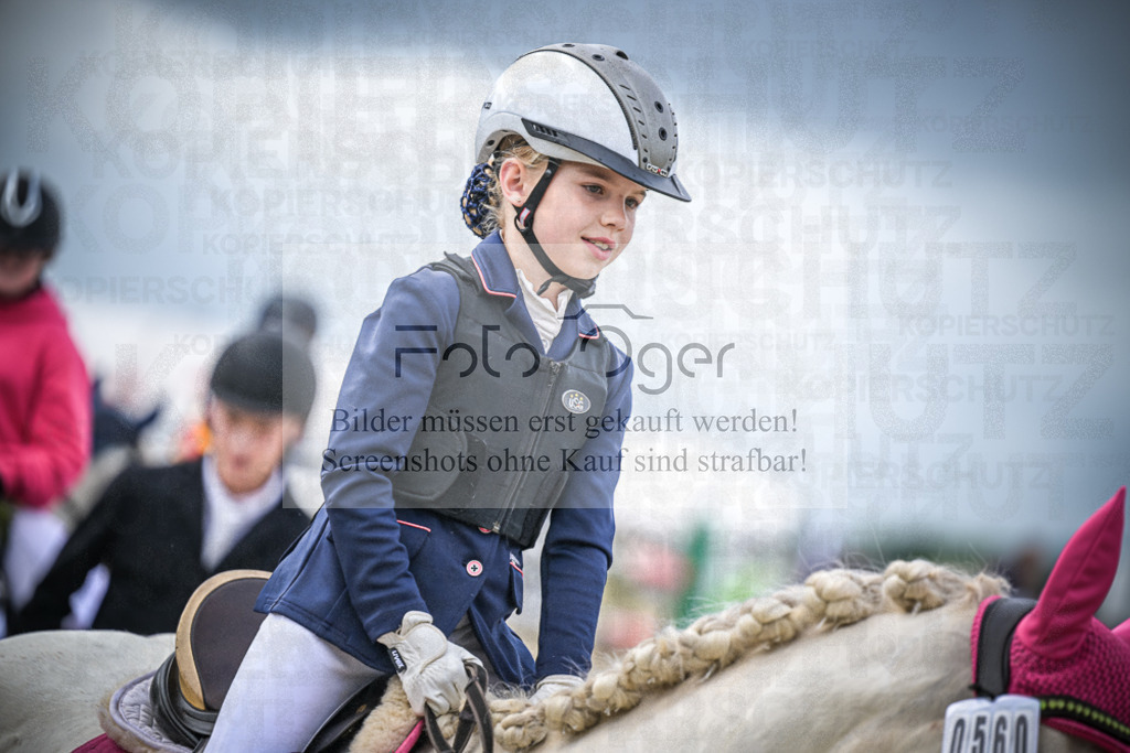 DOS_0530 | Entdecke hochwertige Reitturnierfotos von Foto Oger. Professionell, emotional und authentisch – jetzt Lieblingsmomente im Shop bestellen.Deutschlandweite Turnierfotografie. - Realisiert mit Pictrs.com