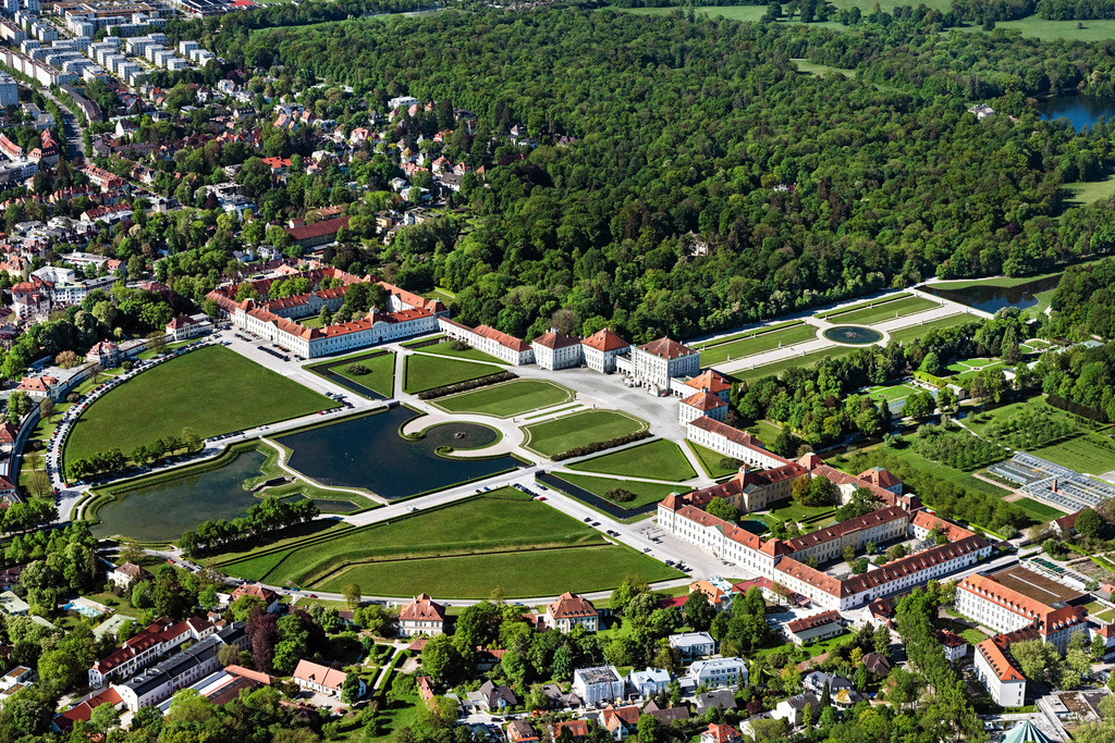dr__0052798.jpg | MüNCHEN 07.05.2020 Schloss und Schlosspark- Anlagen " Nymphenburg " im Stadtteil Neuhausen-Nymphenburg in München im Bundesland Bayern. // Building and Castle Park Castle Nymphenburg im Stadtteil Neuhausen-Nymphenburg in Munich in the state Bavaria. Foto: Daniel Reiter