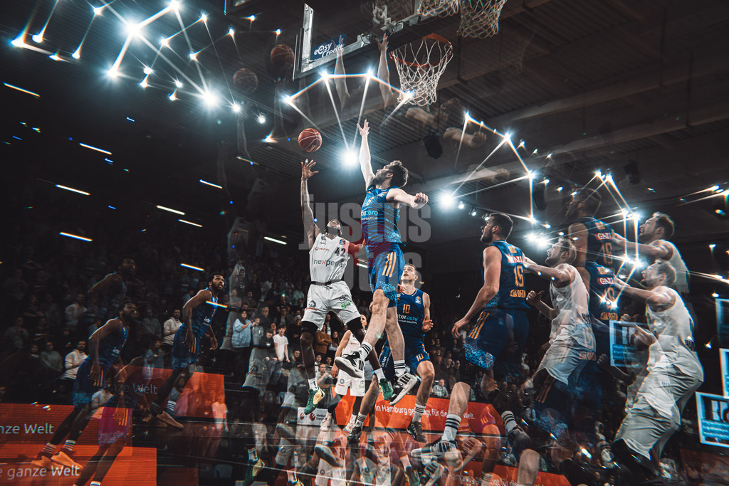 Basketball | Männer | Saison 2023/2024 | easyCredit Basketball Bundesliga | Veolia Towers Hamburg vs. Alba Berlin | 17.04.2024 | Aljami Durham (#42, Veolia Towers Hamburg)