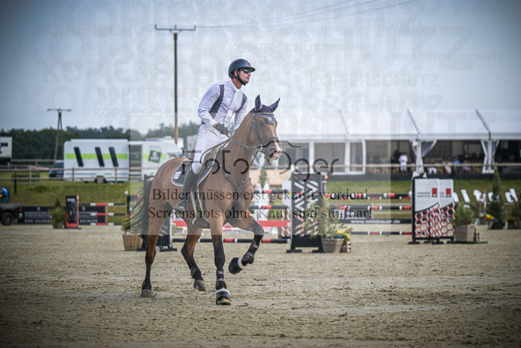 DOS_0518 | Entdecke hochwertige Reitturnierfotos von Foto Oger. Professionell, emotional und authentisch – jetzt Lieblingsmomente im Shop bestellen.Deutschlandweite Turnierfotografie. - Realisiert mit Pictrs.com