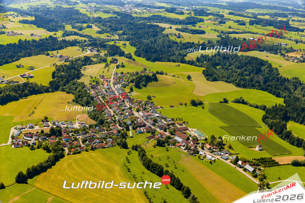 Schrägluftbild  Niederstaufen  Sigmarszell - Das Luftbild wurde 2025 vom UL-Flugzeug heraus erstellt ( keine Drohne ) - Hochauflösende Luftaufnahme -Nicht vergleichbar mit Google Maps oder Satelittenbilder- Die Geschenkidee !Mit Lizenz und Bildrechte bestellbar