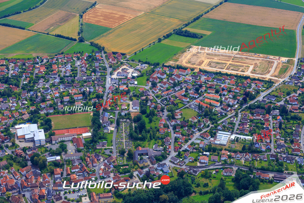 Die Luftaufnahme der Stadt Küps wurde vom UL-Flugzeug heraus erstellt ( keine Drohne )- hohe Auflösung für beste Qualität