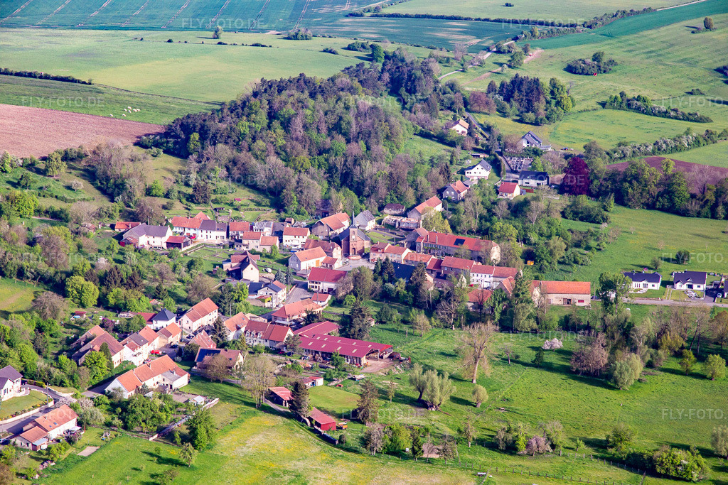 Luftbild: Guising in Bettviller im Bundesland Moselle in Frankreich. Foto: IMG_140676.jpg vom 01.05.2024 durch Werner Riehm/FLY-FOTO.de