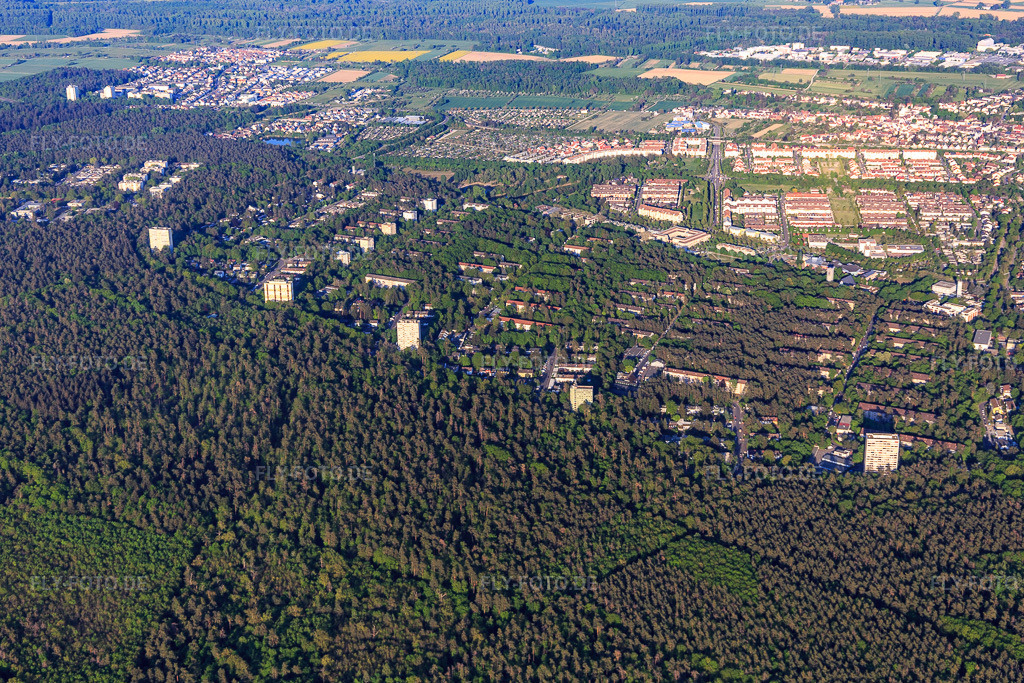 Luftbild: Ortsansicht im Ortsteil Waldstadt in Karlsruhe im Bundesland Baden-Württemberg in Deutschland. – Foto: IMG_120478.jpg vom 23.04.2020 durch Werner Riehm/FLY-FOTO.de – Auflösung des Originals: 5227 x 3484 px