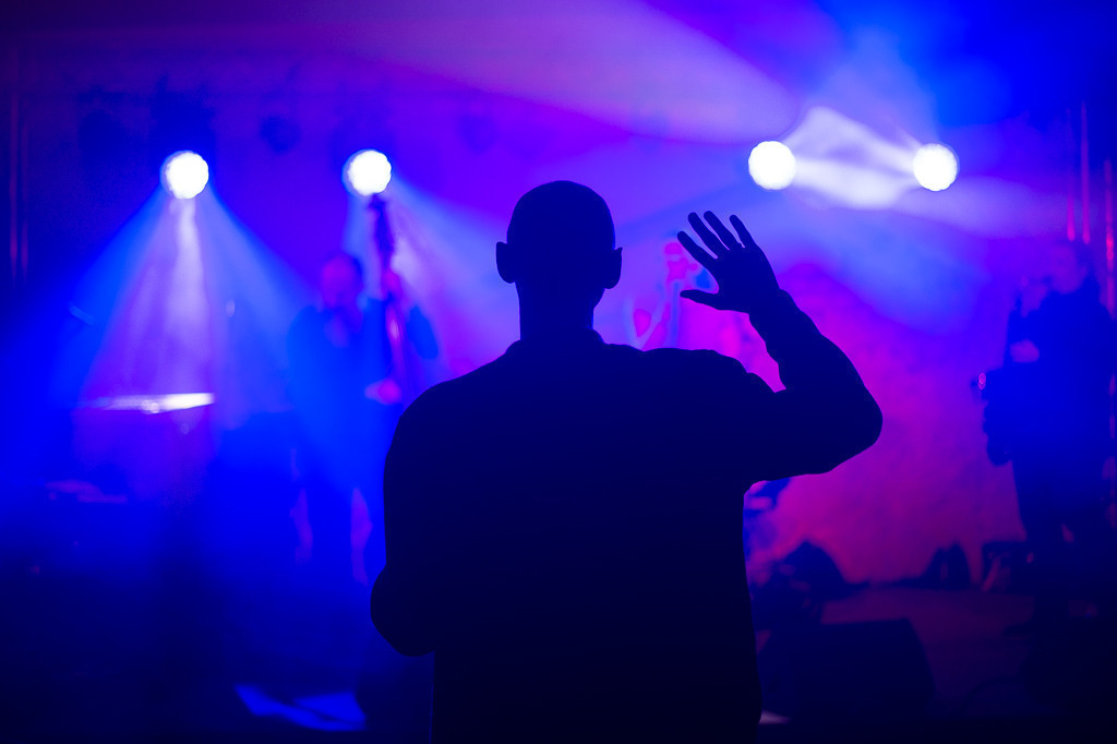 Disco Lounge im Forte Belvedere Leisnig | Disco Lounge mit Helena Forster meets Klazz Brothers im Forte Belvedere Leisnig zum Festival Hallo Leisnig 2022. - Realisiert mit Pictrs.com