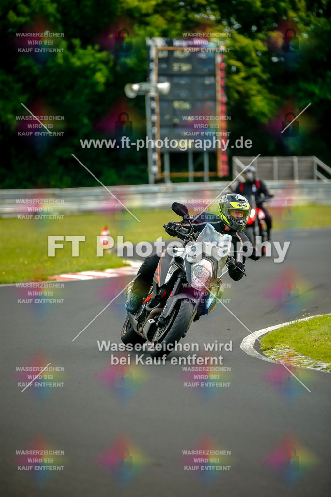 VBK-4613 | Hier findet Ihr Bilder von Touristenfahrten auf der Nürburgring Nordschleife oder von anderen Veranstaltungen die ich besucht habe. Viel Spass beim Durch Schauen 