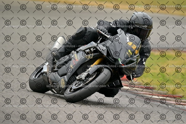 25bt05-0318 | markuskiefer.com - Realisiert mit Pictrs.com