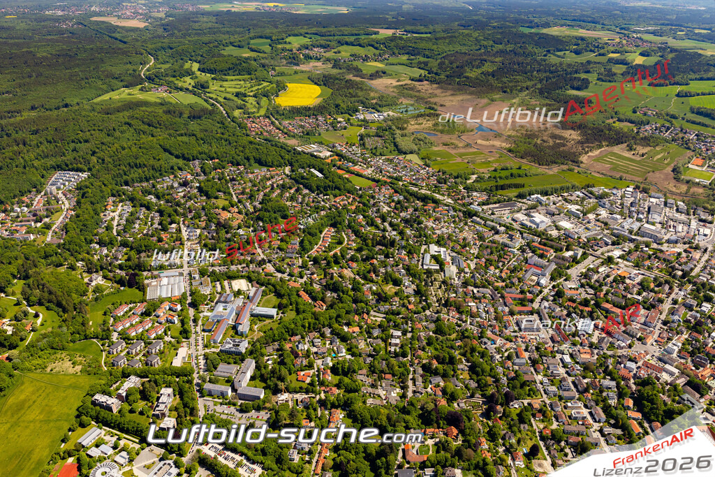 Aktuelles Luftbild von  Starnberg - Die Luftaufnahme wurde 2021 mittels UL-Flugzeug erstellt ( keine Drohne ) - hochauflösende Kamera-Systeme von  Canon -Beste Qualität - Für grossformatige Ausdrucke geeignet. Die Geschenkidee !
