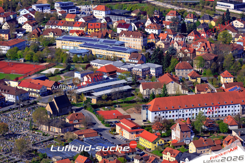Die Luftaufnahme der Stadt Kronach wurde 2017 vom Flugzeug heraus erstellt ( keine Drohne )- hohe Auflösung für beste Qualität