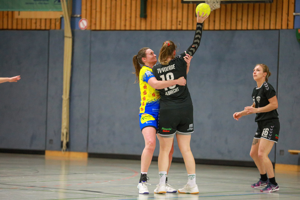 SVN_TvVoerde_021124_064 | Bildergalerie von Sport-Ereignissen aber auch von weiteren spannenden Dingen - nicht nur vom Niederrhein. In Anlehnung an den bekannten Spruch von Hanns Dieter Hüsch heißt das Motto: "Niederrhein ist überall".  - Realisiert mit Pictrs.com