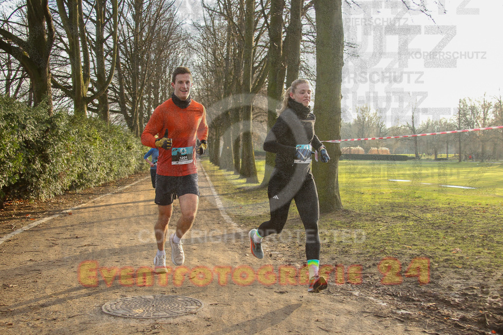 241231_1014_EV4_3502 | Sportfotografie im Rhein-Sieg Kreis, Köln, Bonn, NRW, Rheinland Pfalz, Hessen, etc. Unser Tätigkeitsfeld umfasst den Laufsport vom Volkslauf über den Marathon, Duathlon, Triathon bis zum Ultralauf wie Kölnpfad Ultra oder Schindertrail.