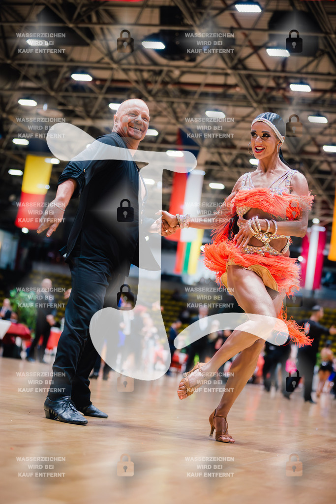 Hessen Tanzt WDSF Open Senior I Latin 1st (217) Mate Kovacs _ Andrea Zsila (Hungary)-2025-05-17-1969 | Webshop for digital downloads and prints of dance sport, event & show photographer Julian Link - Realisiert mit Pictrs.com