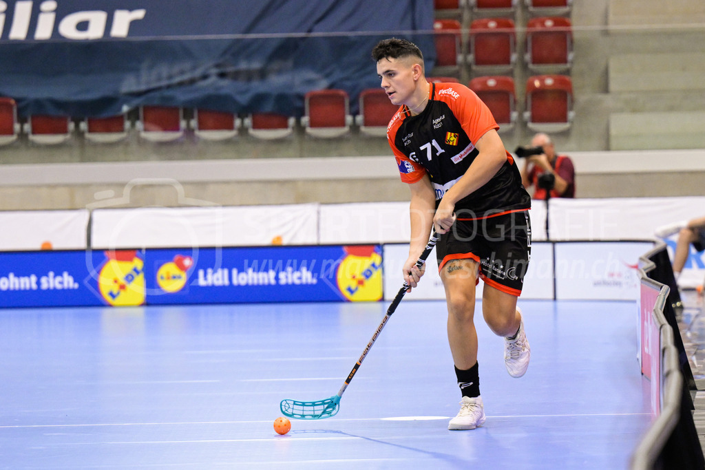 HC Rychenberg vs. Floorball Köniz - 28. August 2022 | HC Rychenberg vs. Floorball Köniz
AXA Arena, Winterthur
Marco Eyer (#71 HC Rychenberg)
Bild: Sportfotografie Markus Aeschimann | www.markus-aeschimann.ch - Realisiert mit Pictrs.com