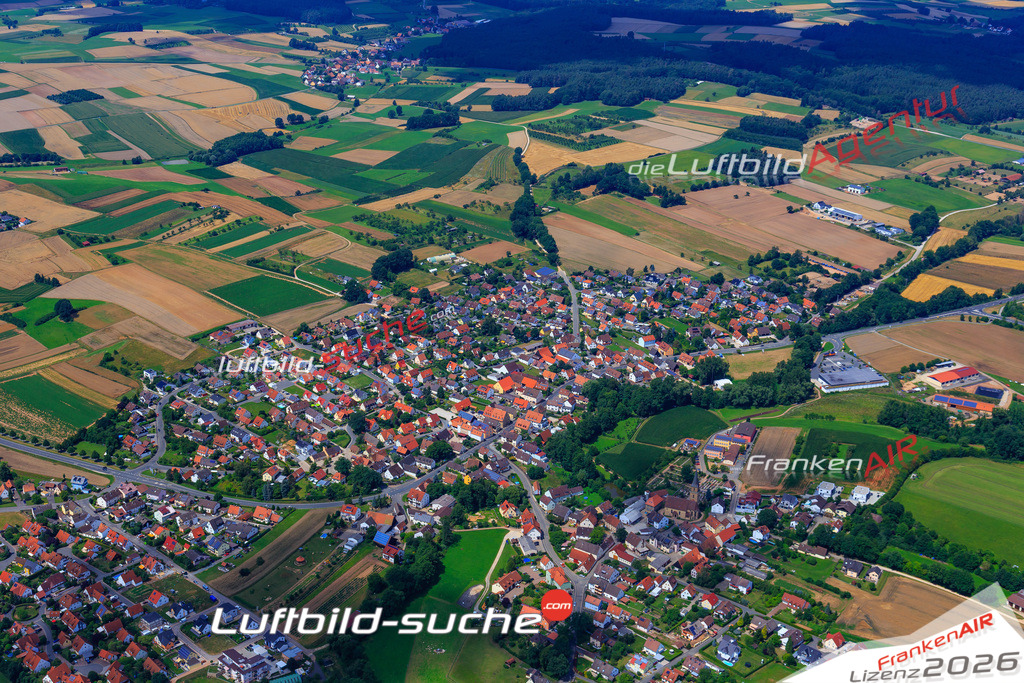 Die Luftaufnahme der Stadt Dormitz wurde 2017 vom Flugzeug heraus erstellt ( keine Drohne )- hohe Auflösung für beste Qualität
