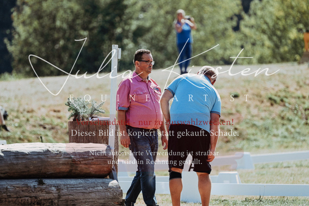 DSC_8395 | Pferde- und Turnierfotografie in Westsachsen. Pferdeportraits, Auftragszeichnungen und intuitive Kunst.